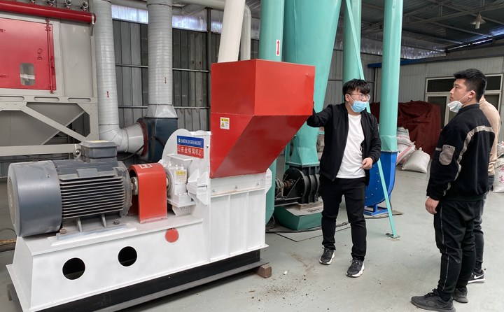 秸稈顆粒機生產線的粉碎機.jpg 秸稈顆粒機生產線的粉碎機.jpg