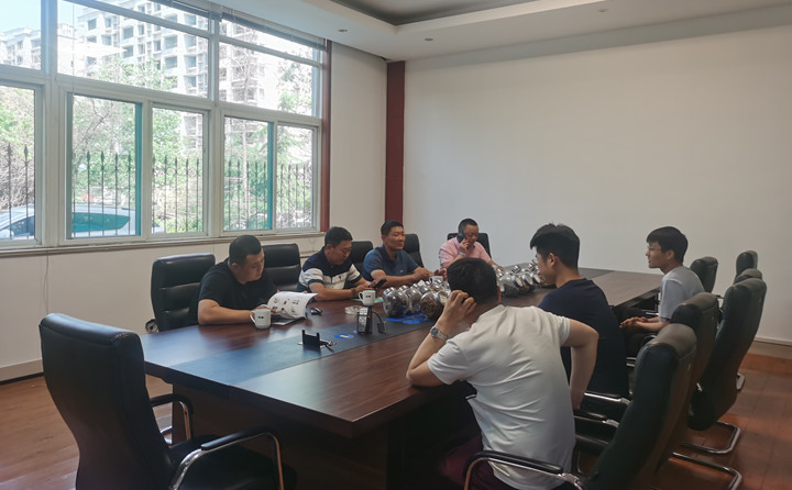 金格瑞會議室詳細商談合作細節(jié).jpg 金格瑞會議室詳細商談合作細節(jié).jpg