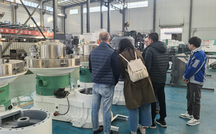 顆粒機生產線.jpg 顆粒機生產線.jpg